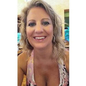 Meet your Posher, Melissa